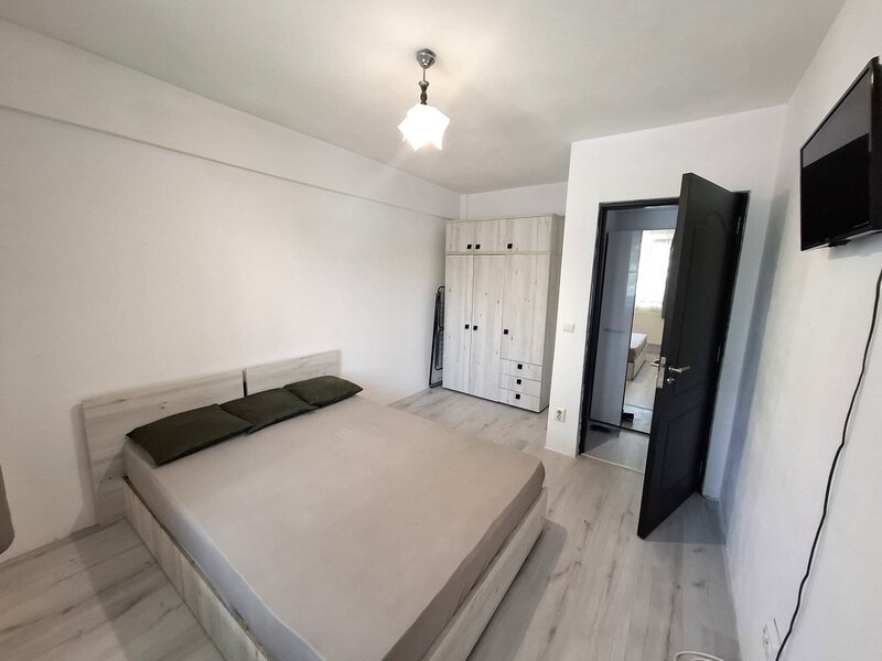 Berceni, ap. 2 camere cu centrala si loc parcare, 8 min. metrou Berceni.