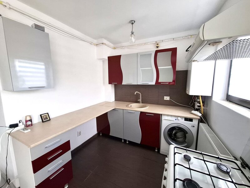 Berceni, ap. 2 camere cu centrala si loc parcare, 8 min. metrou Berceni.